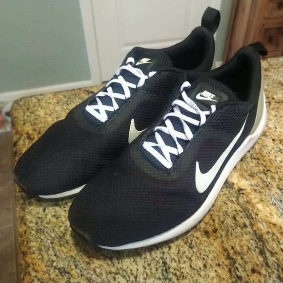 Men's Nike Lunarestoa 2 Essential Casual Shoes, 811372 010 Size 12 Black/White - Picture 2 of 12